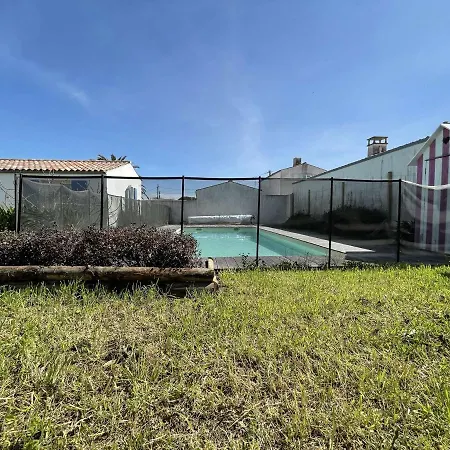 3 Etoiles - Piscine - Ccbffbc
