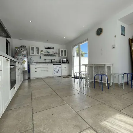 Grande Avec Wifi, Jardin, 10 Couchages à Saint-denis-d'oléron - Fr-1-246a-226 Parque de Campismo 3*