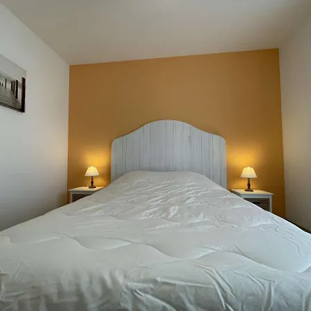 Camping Grande Avec Wifi, Jardin, 10 Couchages à Saint-denis-d'oléron - Fr-1-246a-226